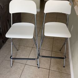 2 Bar Stools 