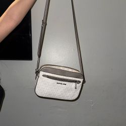 Michael Kors Cross Body Bag 