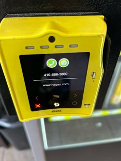 Piranha G654 Cashless Vending Machine and Nayax VOPS card reader