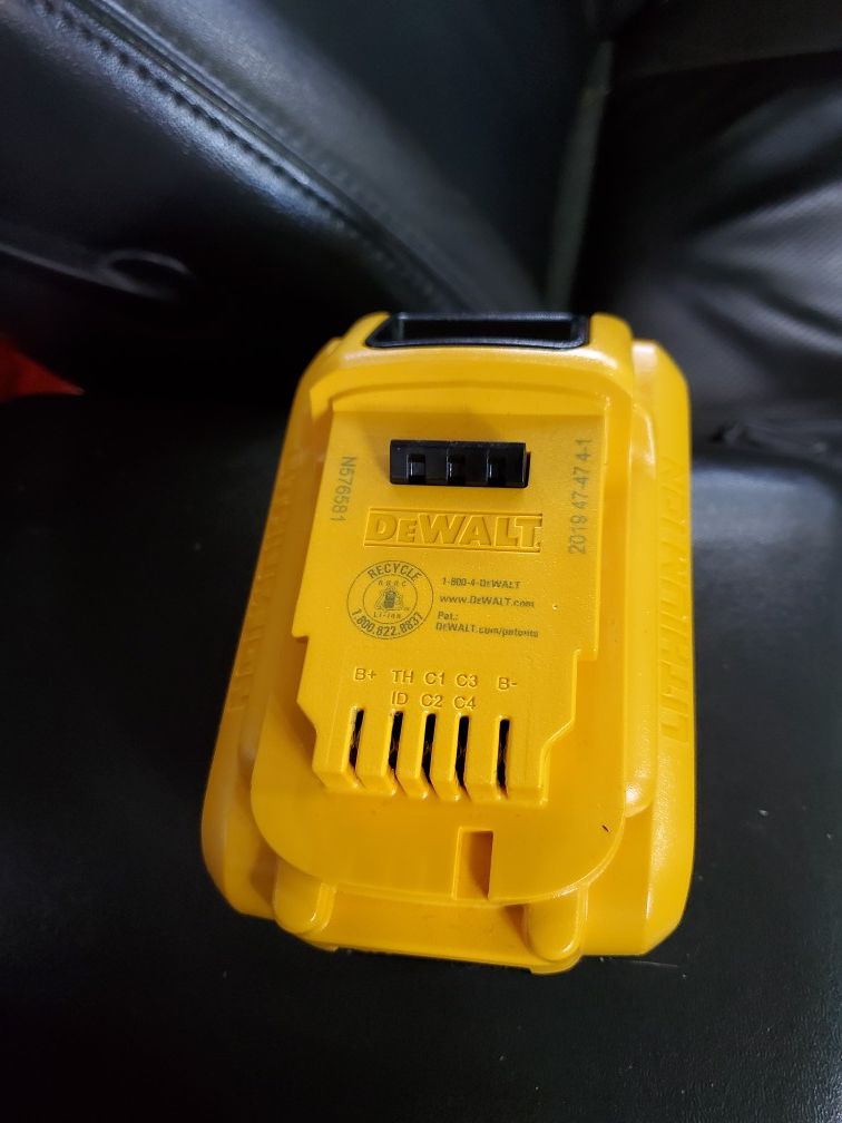 Dewalt Battery 8 AH