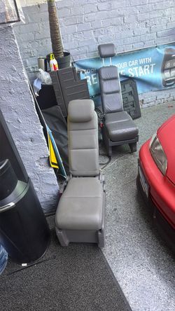 Honda middle row seat