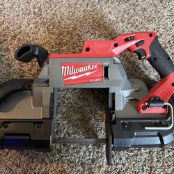Milwaukee Deep Cut Band Saw M18