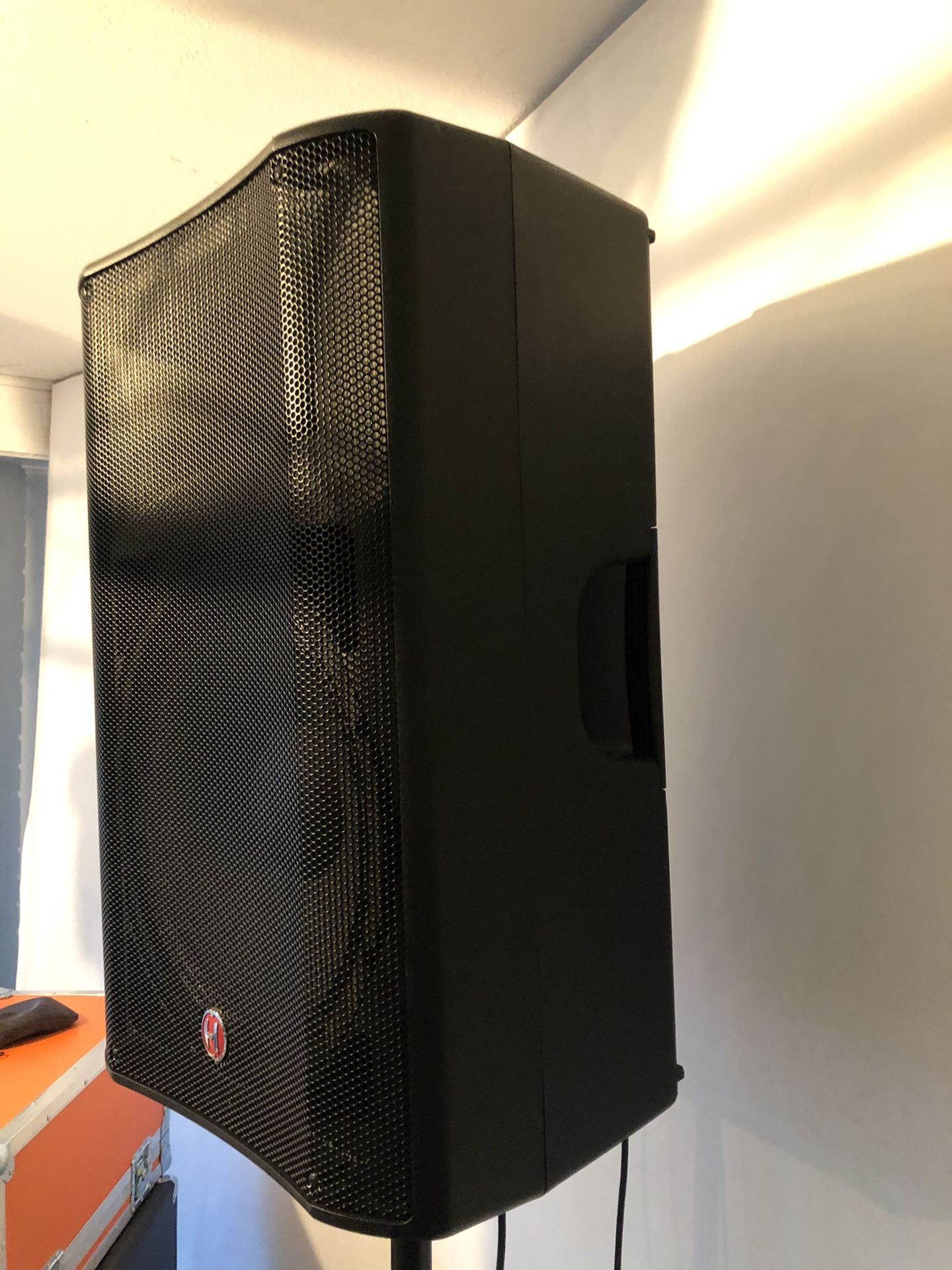 Harbinger VARI V2215 600 Watt Speaker for Sale in El Paso, TX OfferUp