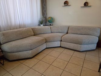 Corner sectional sofa