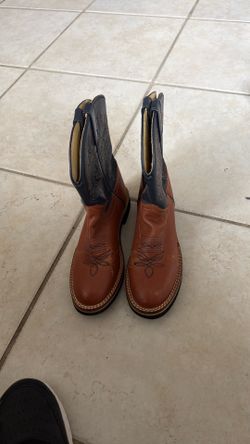 Justin cowboy boots size 4