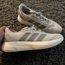 Adidas Running Shoe Size 9.5 Men
