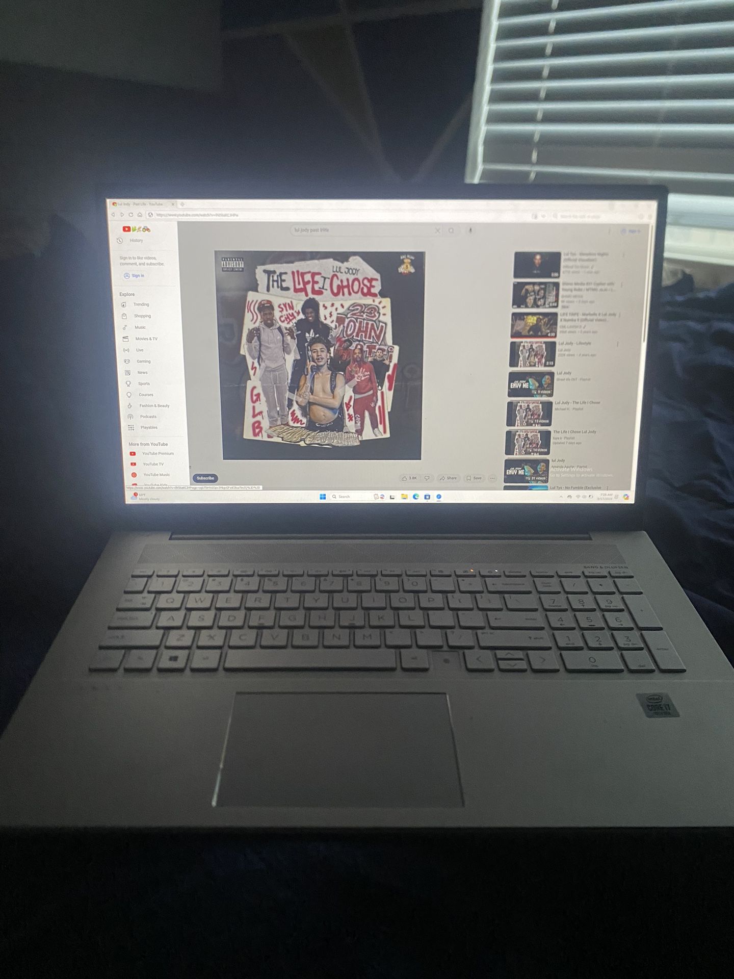 HP - Envy 17.3" Full HD Touch-Screen Laptop - Intel Core Ultra 7 - 16GB Memory - 1TB SSD - Glacier Silver