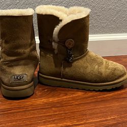 Uggs Size 4