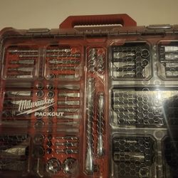 Milwaukee Ratchet Socket Set