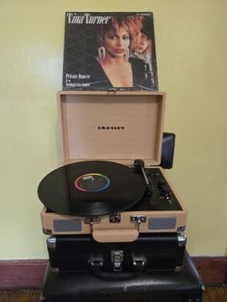 Crowley Turn table and bluetooth