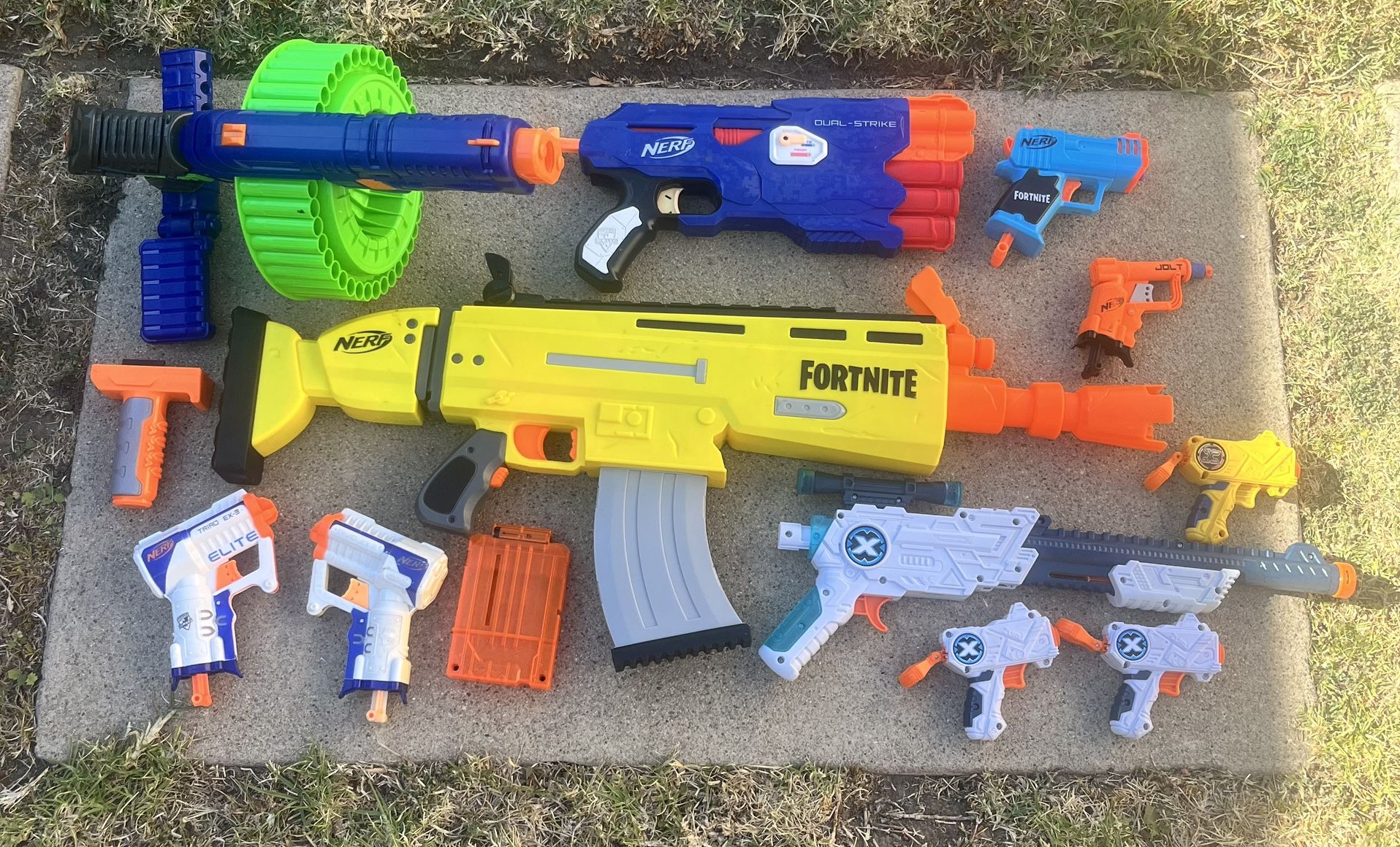 Lot of 14 Nerf Guns Including Fortnite Motorized AR Rifle