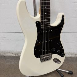 Vintage Lady Luck Strat Guitar Made In Korea 90’s White