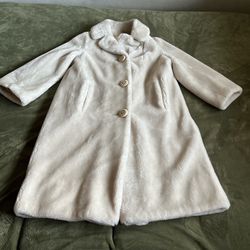 Vintage beige fur coat with button closure