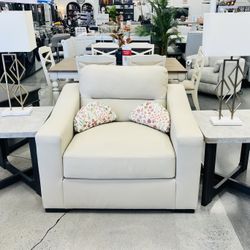 LEATHER OVERSIZE ACCENT CHAIR REGULAR PRICE $799 CLEARANCE PRICE !!!