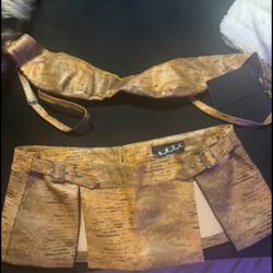 Brand new MATTE brand outfit . Size small for both pieces . asking for 70$