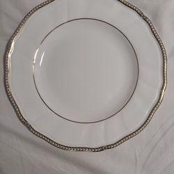 8 Wedgewood Crown Gold Bone China Salad Plates