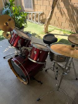 Pearl Drum Kit with Cymbals and Stool
