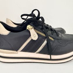 Five Pairs Womens Shoes - Size 6.5