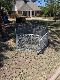 Dog or small child gate.