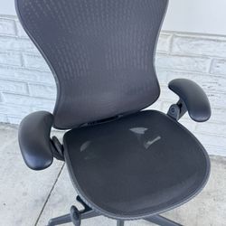 HM Mirra Chair 