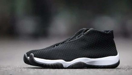 Jordan future size 10