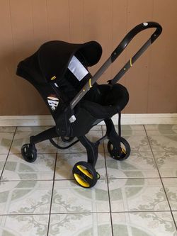 DOONA STROLLER AND CAR SEAT TRAVEL SYSTEM!!!!