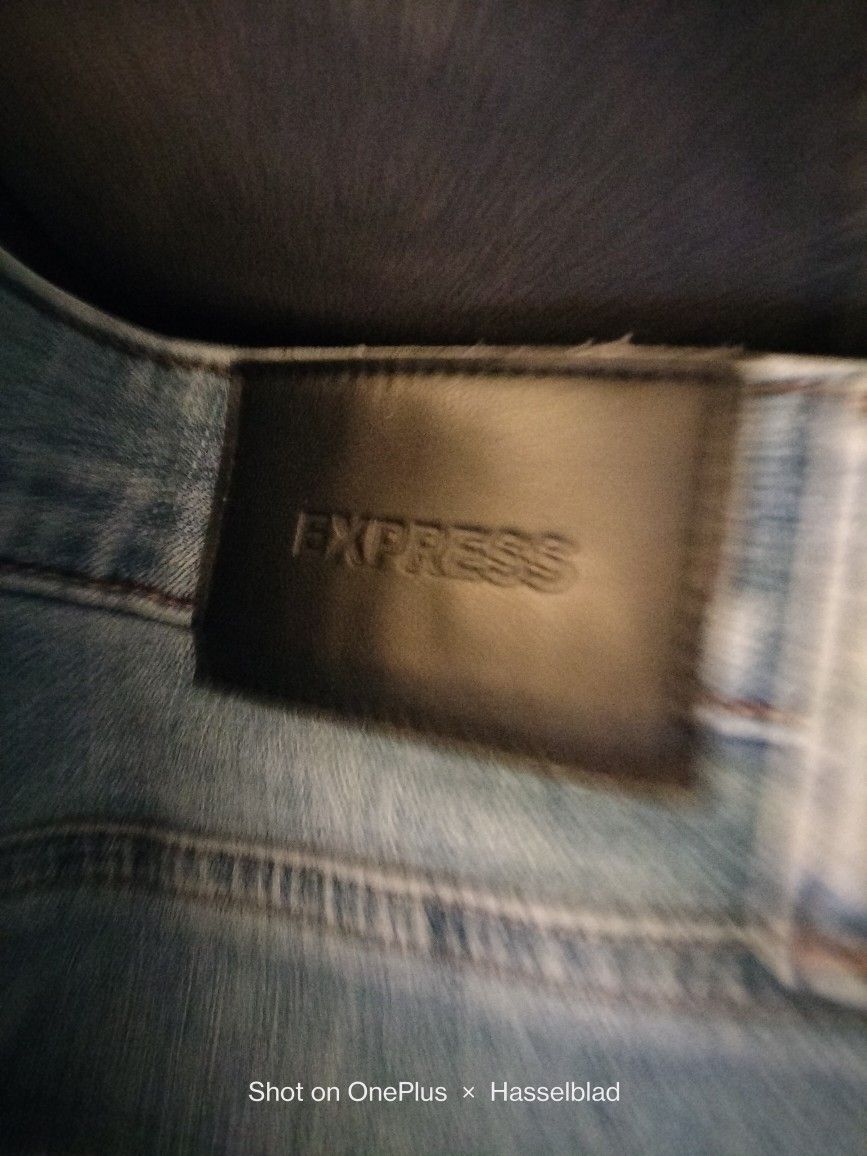 7 Express Pants And 2 Levi's Pants Sizes 34 To 36