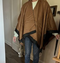 Women’s Pancho Type Shawl