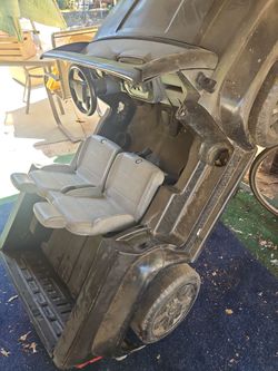 Ride on battery powered car works fine with charger