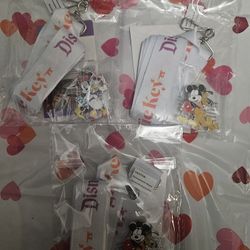 Disney Magic Key Holders 2025 Pin lanyard Sets Mickey & Pluto and Minnie & Daisy