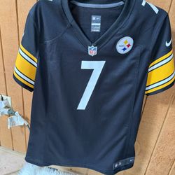 Woman’s Steelers Jersey 