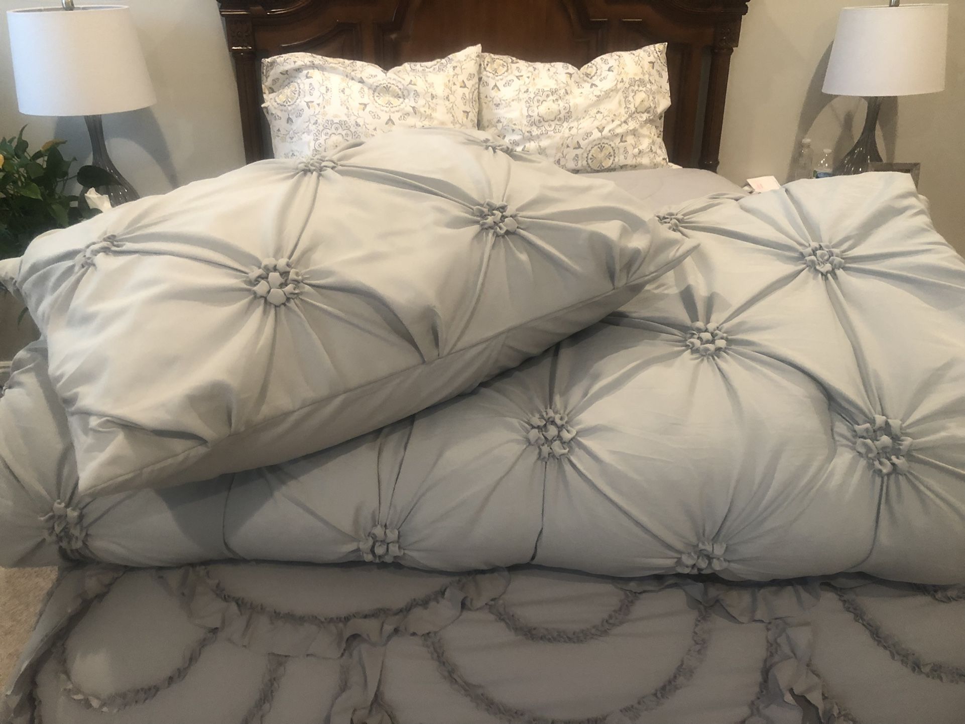Queen Size Comforter Set