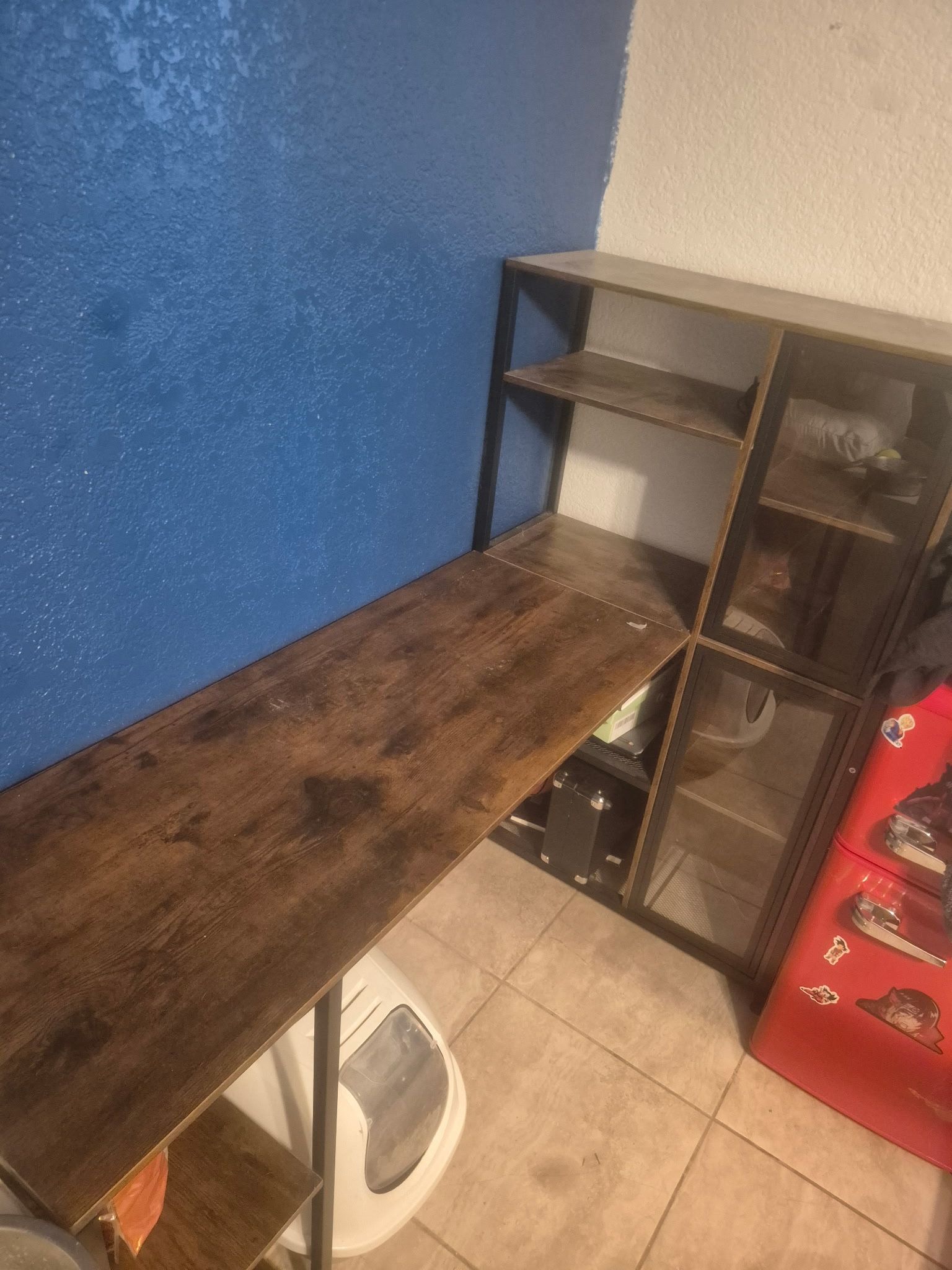 59’ Desk with LED display