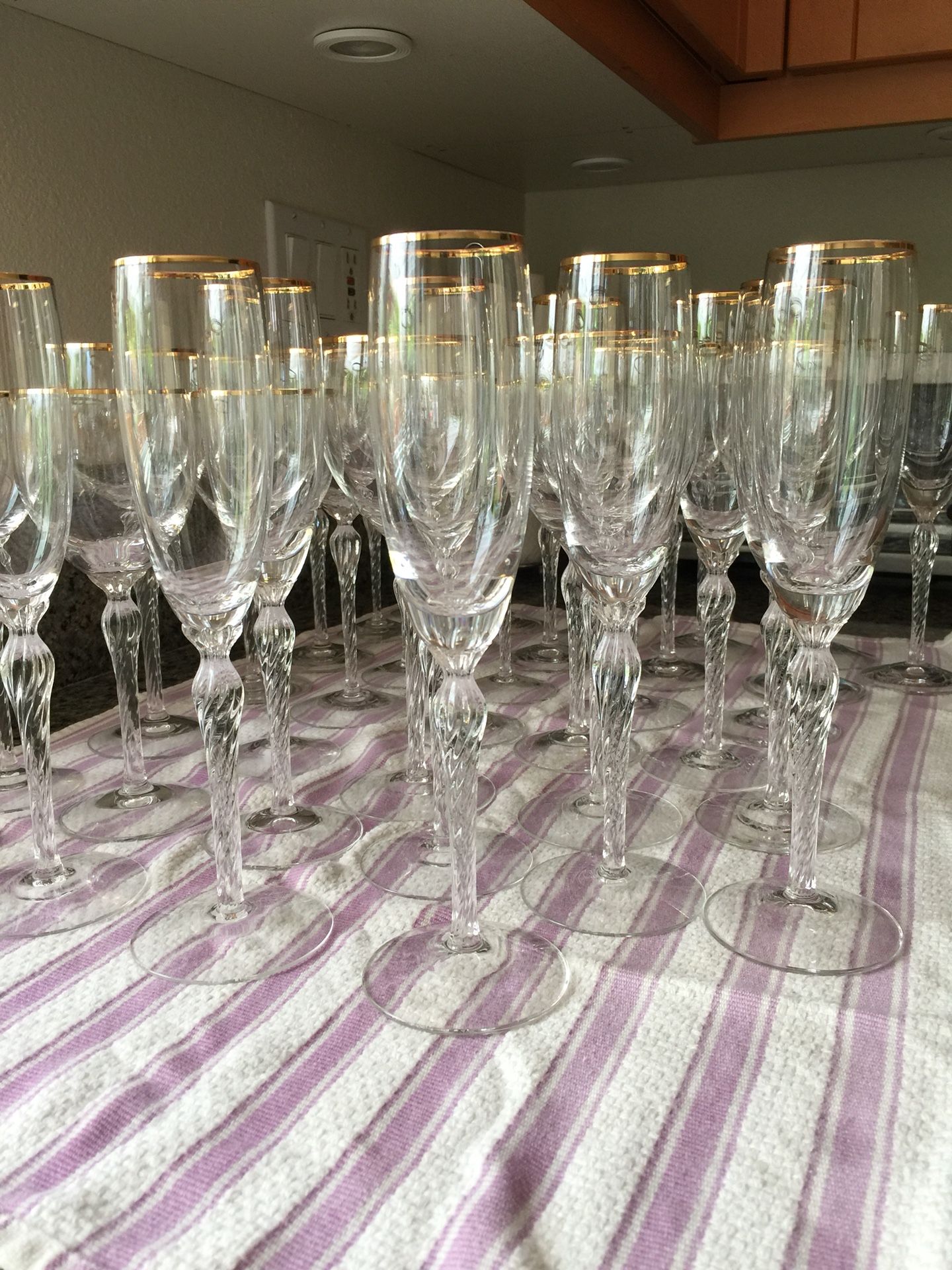 12 Lenox “Monroe” Gold Rimmed Vintage Champagne Glasses 12 for Sale in Scottsdale, AZ OfferUp