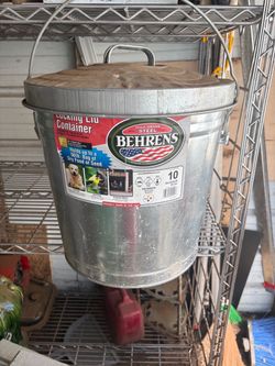 Behrens 10-Gallon Galvanized Steel Locking Lid Container