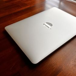 🔥 MacBook Pro 2015 - Great Condition, Priced to Sell Fast! 🚀