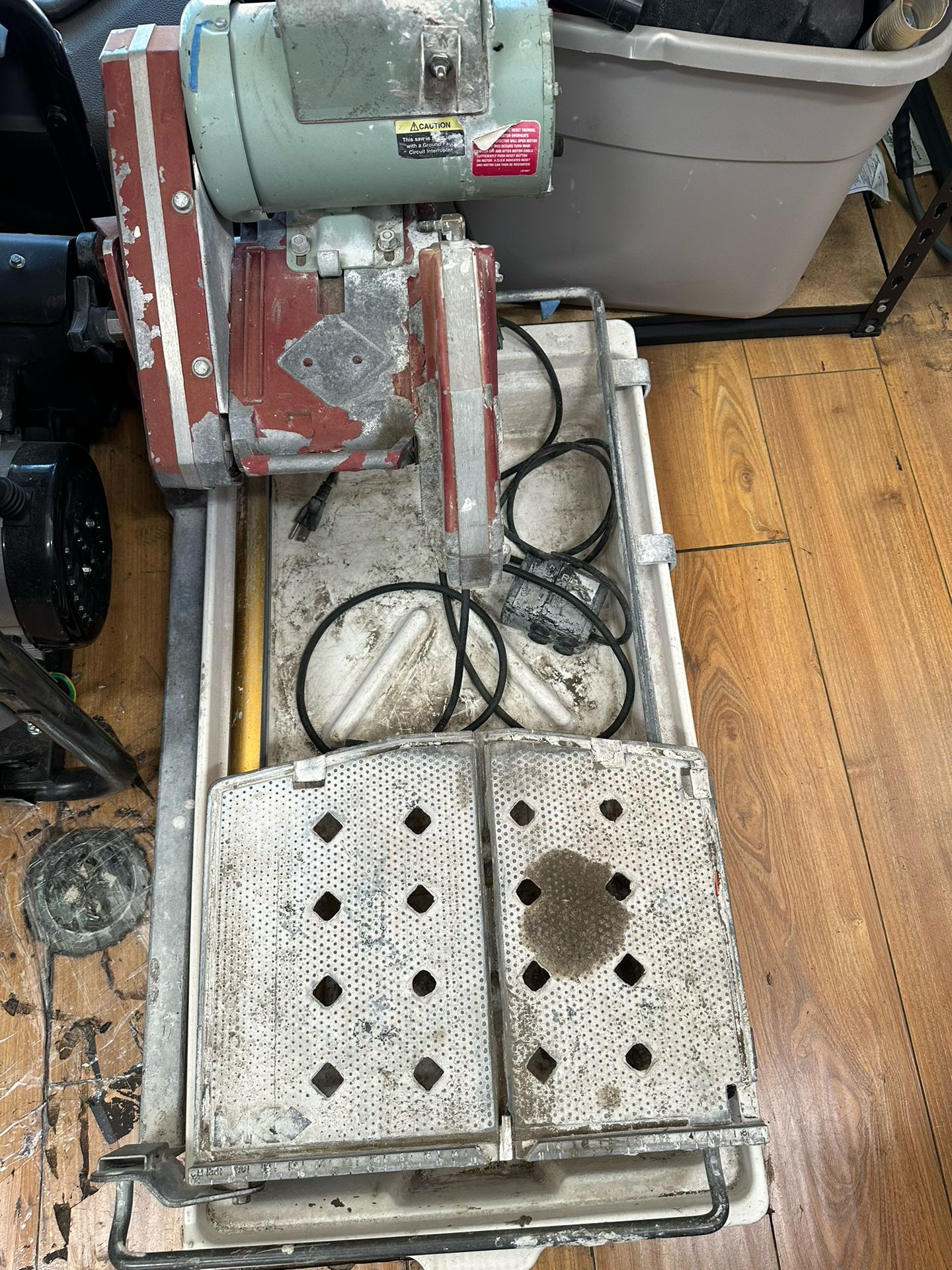 MK Diamond MK-101 Wet Tile Saw