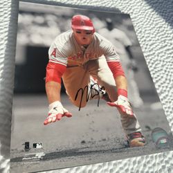 Mike Trout Signed Picture With Frame