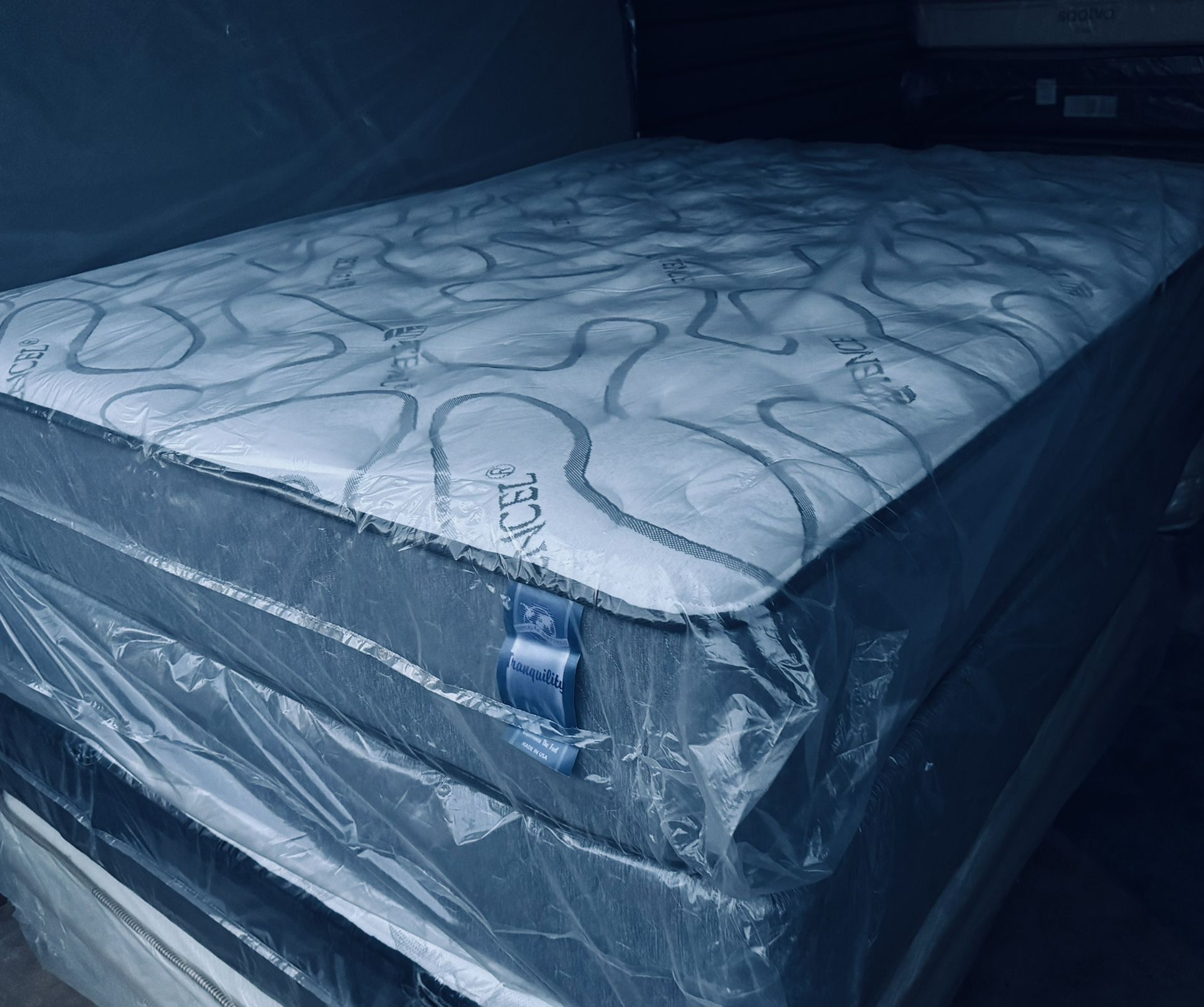 Brand New and good Quality Queen Mattress !&@ Free delivery!!