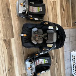 Chicco Keyfit Car seat with 2 bases