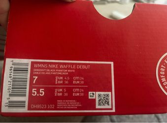 Women’s Nike waffle debut