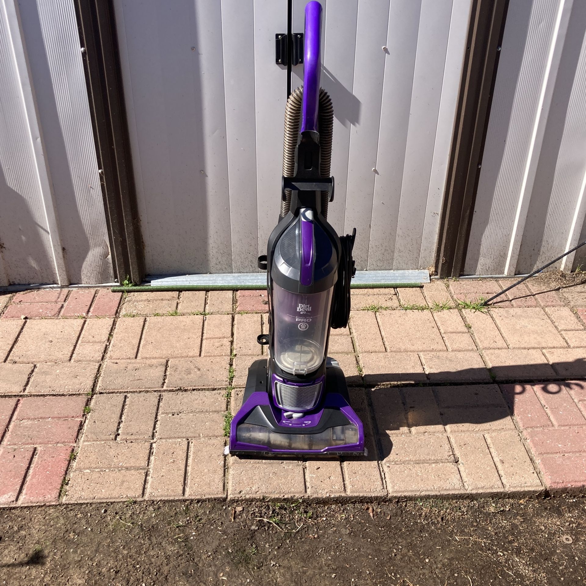 Vacuum - Works Good