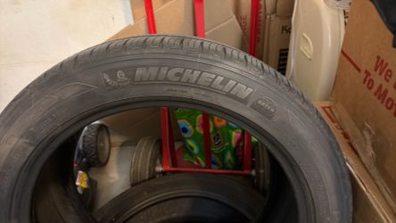 OEM Tesla Model 3 tires