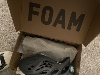 DS Yeezy Foam Runners