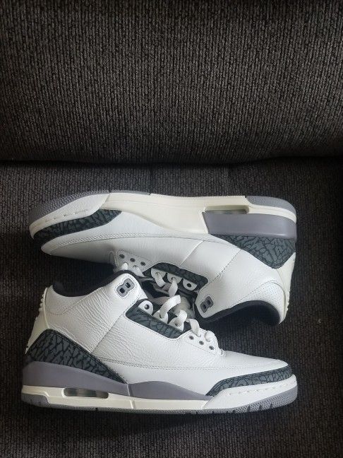 Nike air Jordans Size 9.5 Men's New 