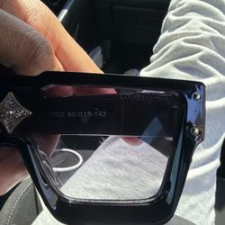 LV Sunglasses / No Case 