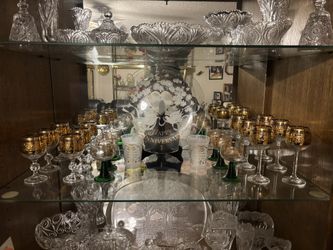 18 Glasses Rimmed In Gold