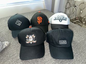 Lot of 5 Snapback & Fitted Hats