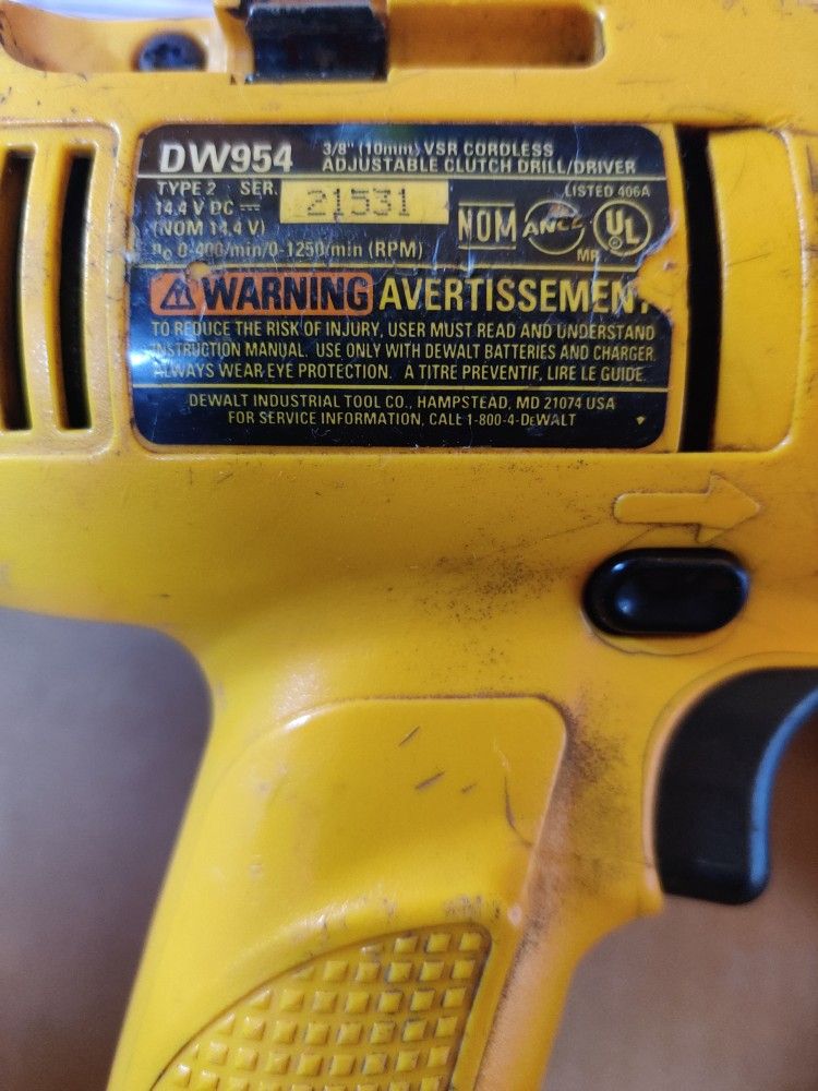 DeWalt DW954 3/8" Cordless Drill 14.4v Used