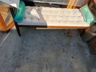 Selling bench chair for 5$